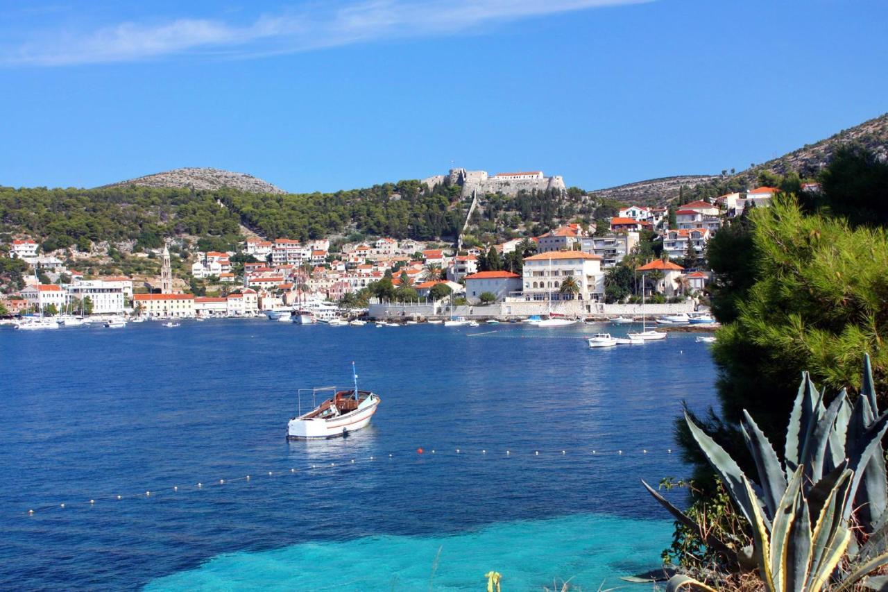 Apartments And Rooms With Parking Space Hvar - 15706 Hvar Town Kültér fotó